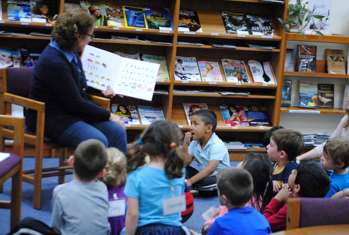 Librarian+Linda+DAvignon+animatedly+read+childrens+books+to+the+kids+from+Centrals+preschool.