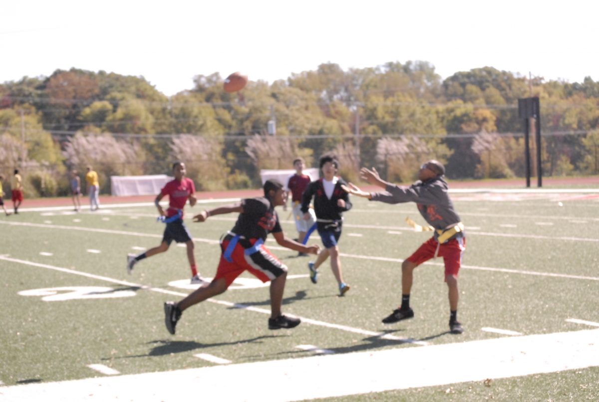 Freshmen+students+play+flag+football+during+PE+class+on+Oct.+3.+Photo+by+Austin+Dubinsky.