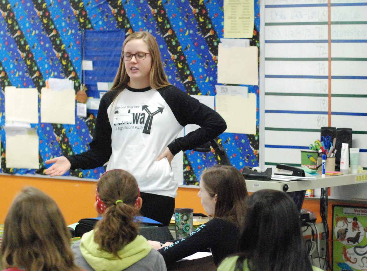 Junior Carly Beck explains the dangers of drinking and driving during a field trip to Parkway Central Middle School students. Photos by Dean Trail. 