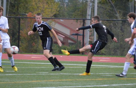 Boys Soccer Falls in OT to Parkway West in Districts