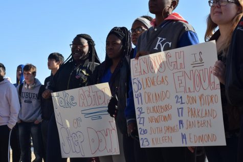 Parkway Central students walk out to honor Parkland shooting victims and demand change