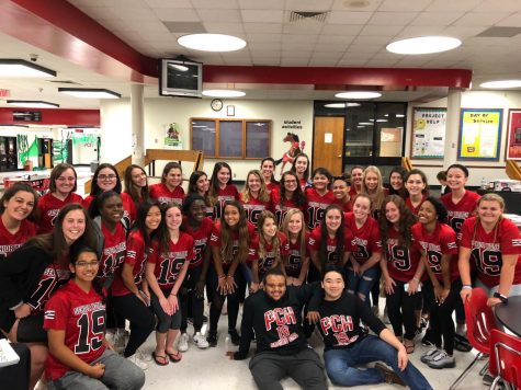 Senior Women and Men at Taste of the Town. Photo by Gina Caruso.