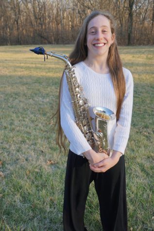 Hannah poses with her saxophone. Photo courtesy of Hannah Wolkowitz