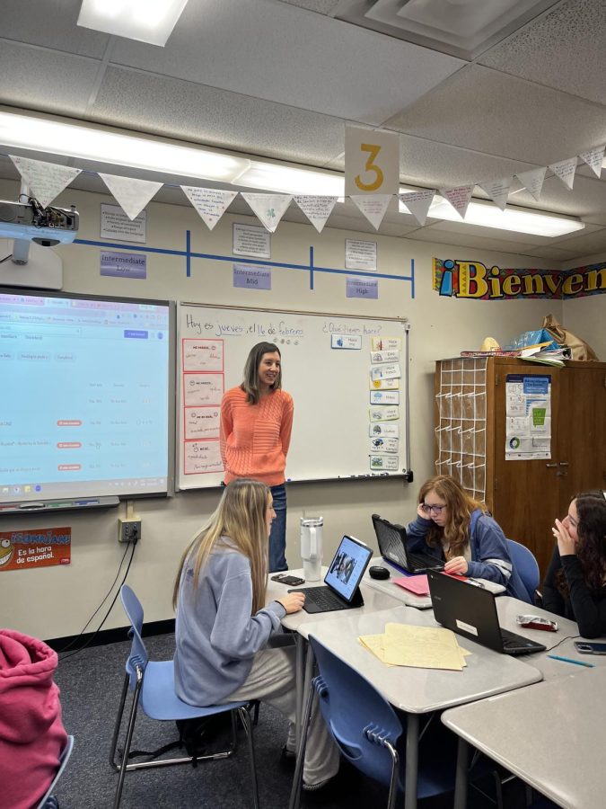 Spanish teacher Annie Perez teaches her Spanish 3 class on February 10.  Perez is in the head of the Seal of Biliteracy program at Parkway Central, a certificate that assures proficiency in multiple languages. Photo by Diego Perez Palomino..
