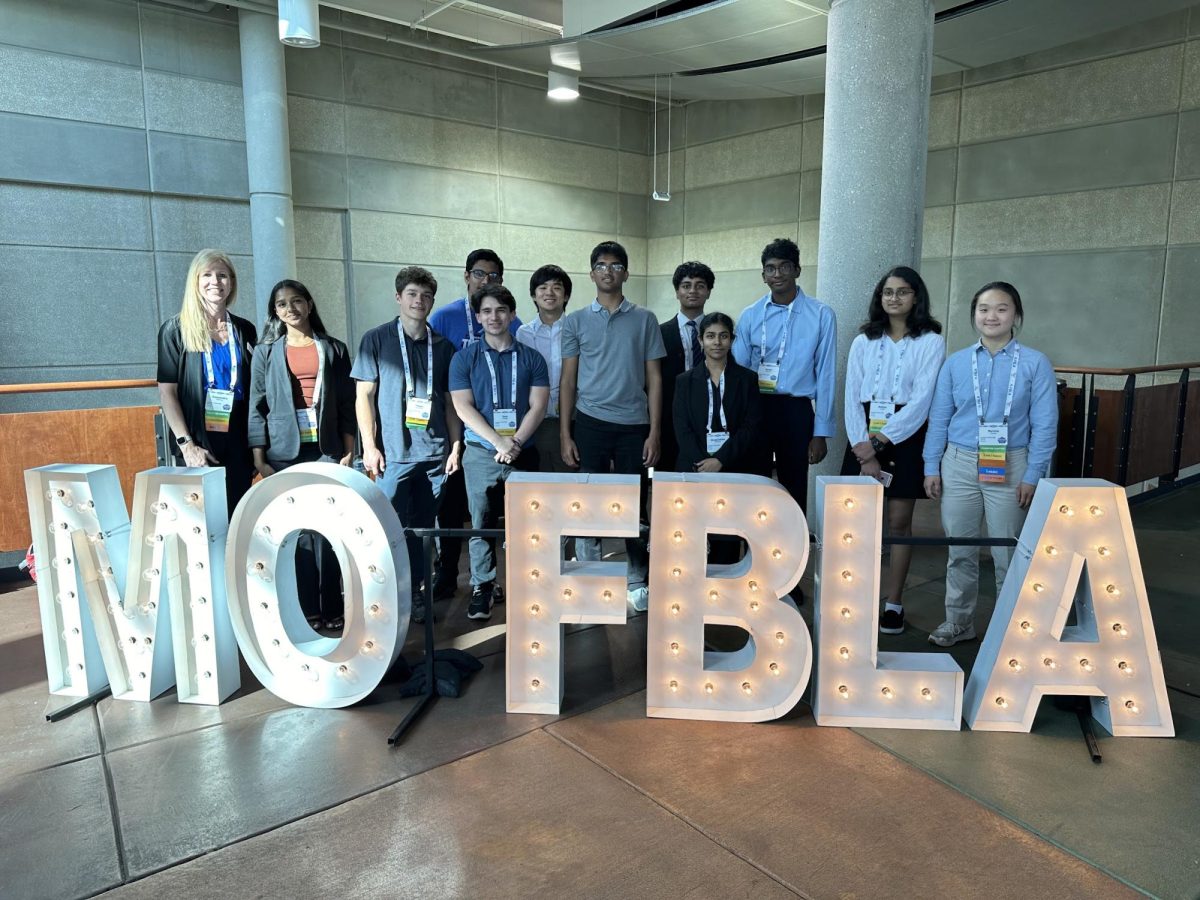 Parkway Centrals FBLA team takes picture at state competition.